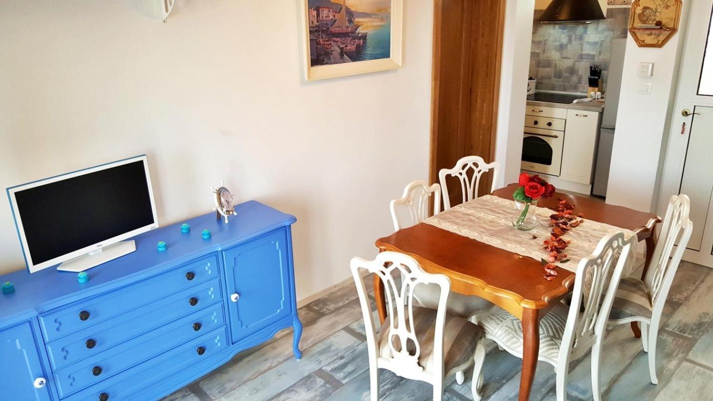 ז'סניסה Apartments By The Sea Krilo Jesenice, Omis - 15145 חדר תמונה